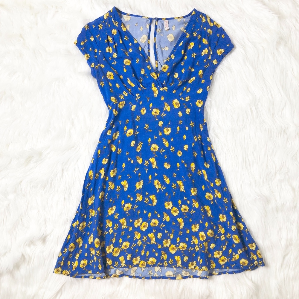 💗 Free People Blue Dress with Yellow Flowers!